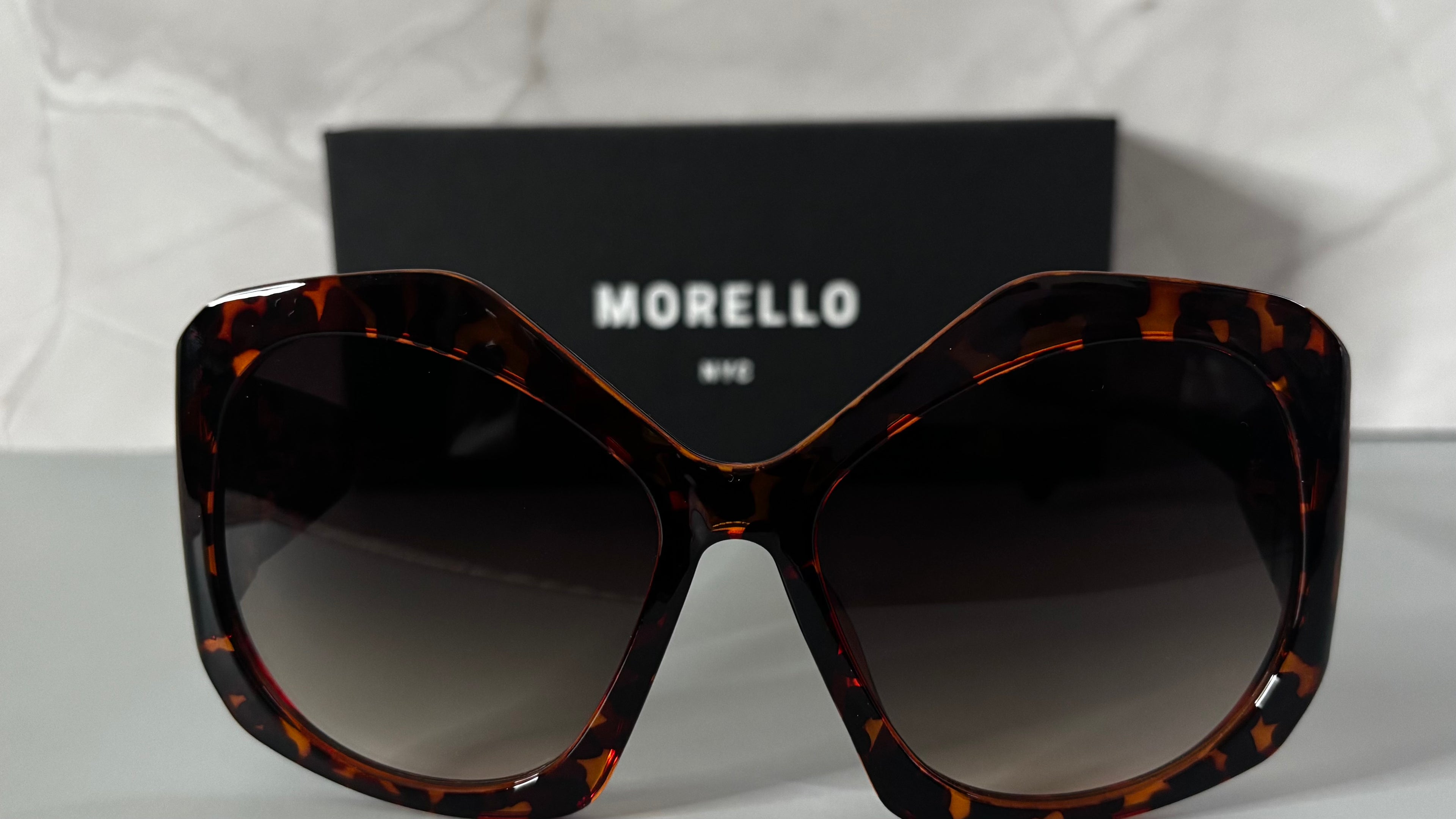 Visionary Frame: Socialite